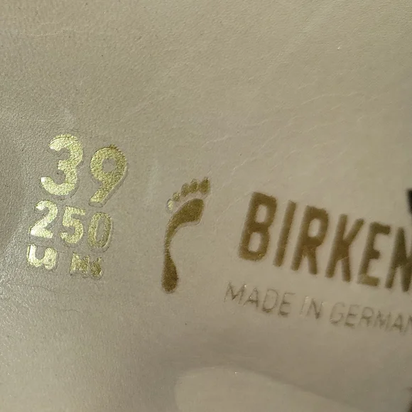 Almost New! Birkenstock Sandals - Picture 7 of 7